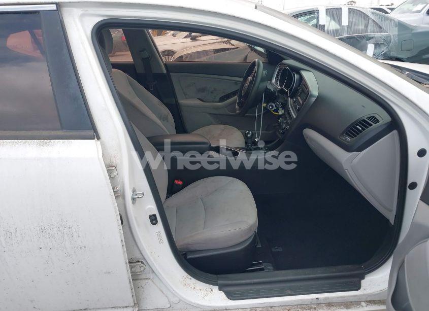 Photo 5 of 2015 Kia Optima LX (VIN KNAGM4A70F5644189)