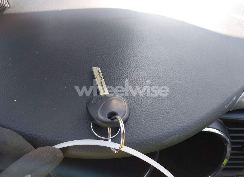 Photo 11 of 2011 Kia Optima LX (VIN KNAGM4A71B5123220)