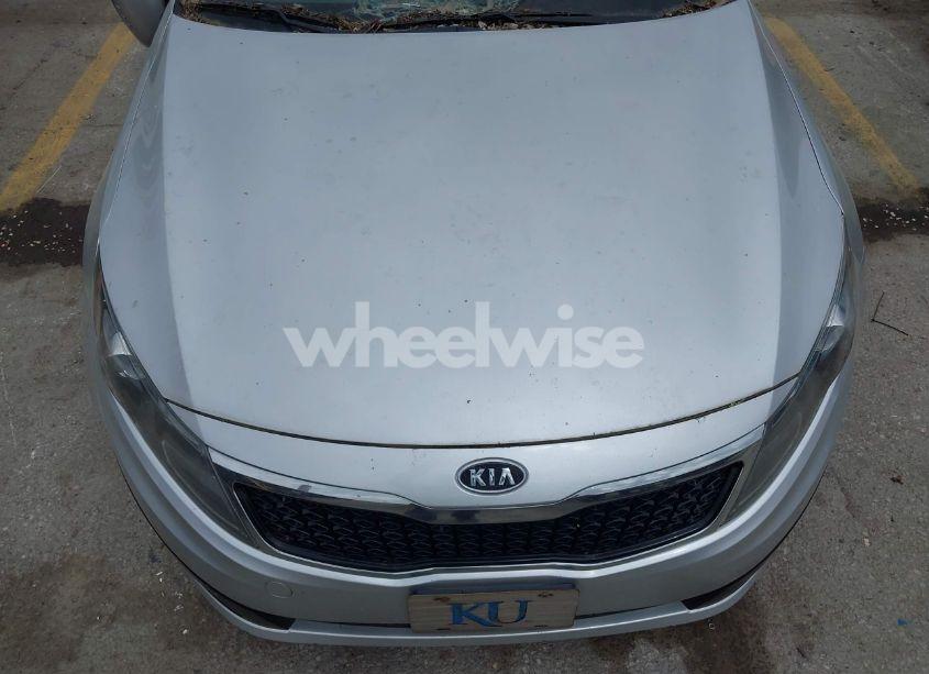 Photo 10 of 2011 Kia Optima LX (VIN KNAGM4A71B5149283)