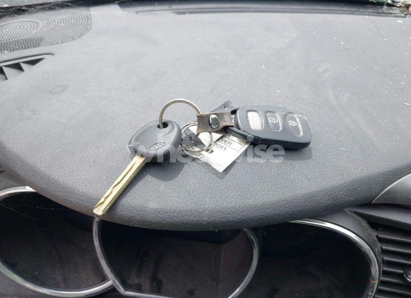 Photo 11 of 2011 Kia Optima LX (VIN KNAGM4A71B5149283)