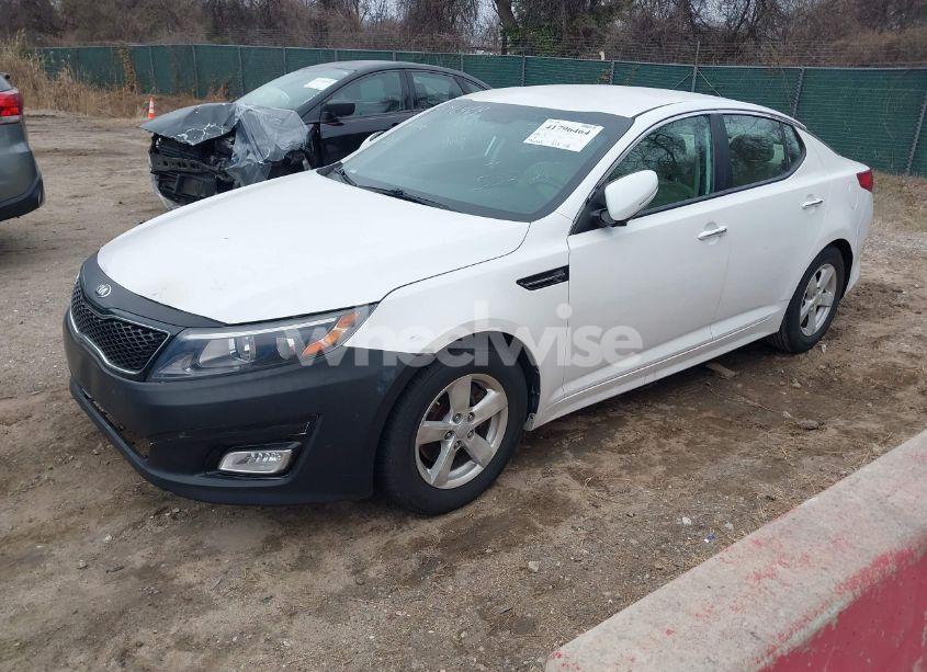 Photo 2 of 2015 Kia Optima LX (VIN KNAGM4A71F5552363)