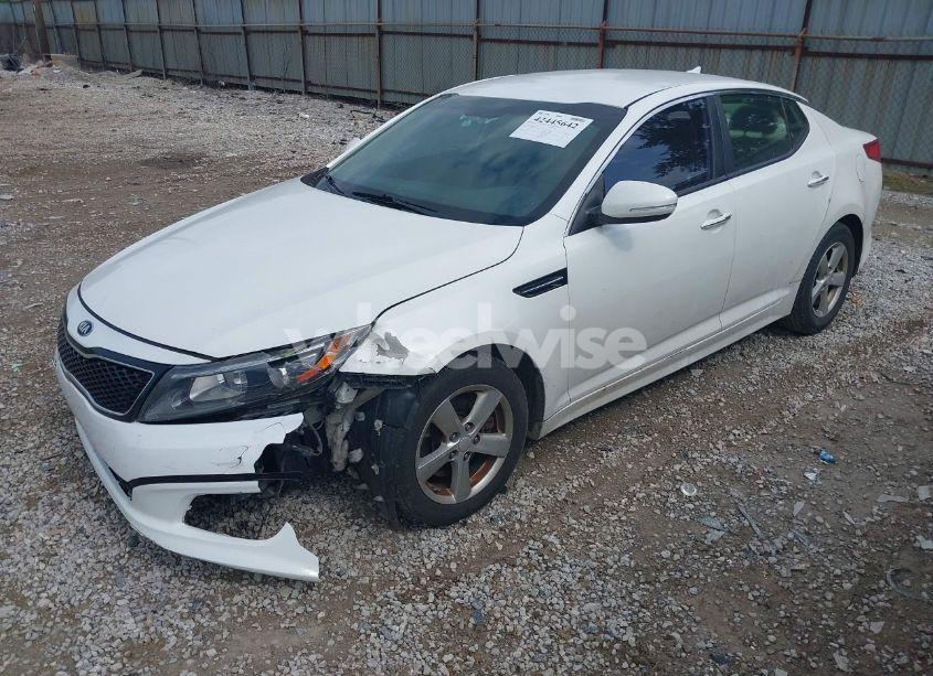 Photo 2 of 2015 Kia Optima LX (VIN KNAGM4A71F5613288)