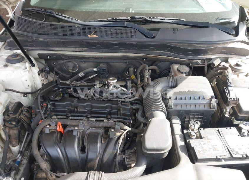 Photo 10 of 2015 Kia Optima LX (VIN KNAGM4A71F5663432)