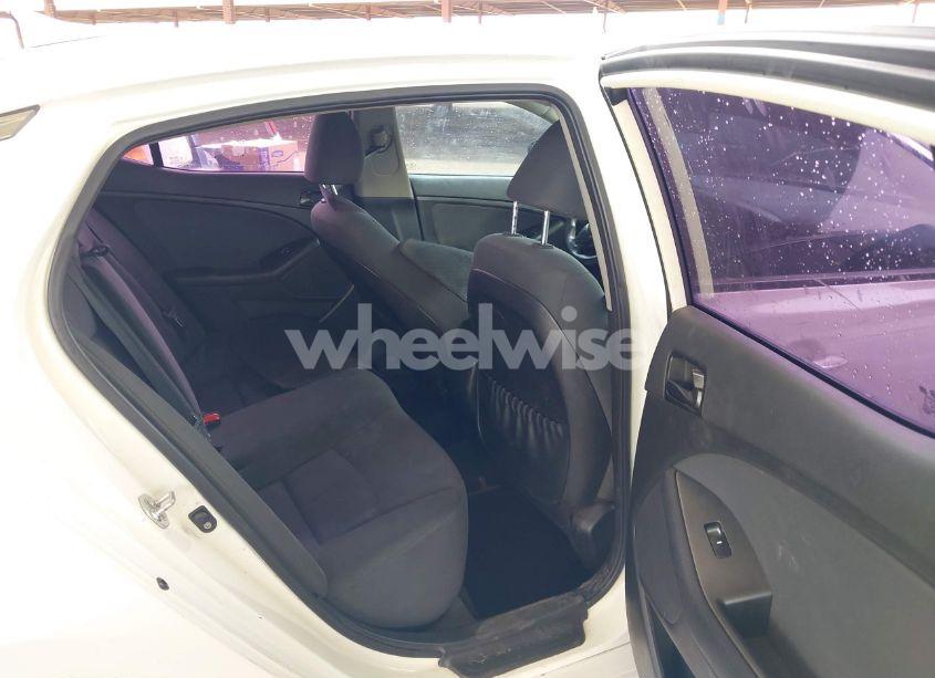 Photo 8 of 2015 Kia Optima LX (VIN KNAGM4A71F5663432)