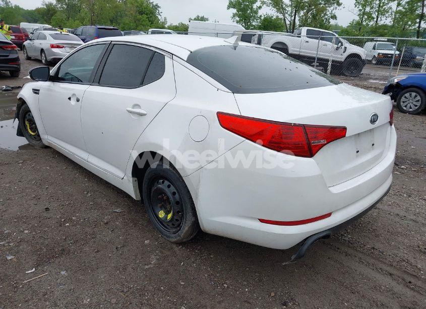 Photo 3 of 2011 Kia Optima LX (VIN KNAGM4A72B5092737)