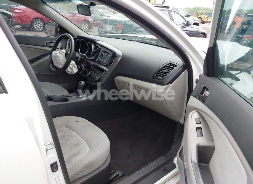 Photo 5 of 2011 Kia Optima LX (VIN KNAGM4A72B5092737)