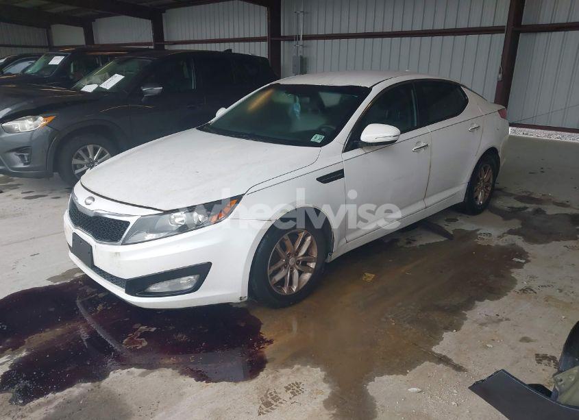 Photo 2 of 2013 Kia Optima LX (VIN KNAGM4A72D5395536)