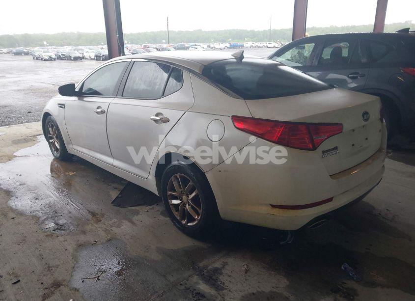 Photo 3 of 2013 Kia Optima LX (VIN KNAGM4A72D5395536)