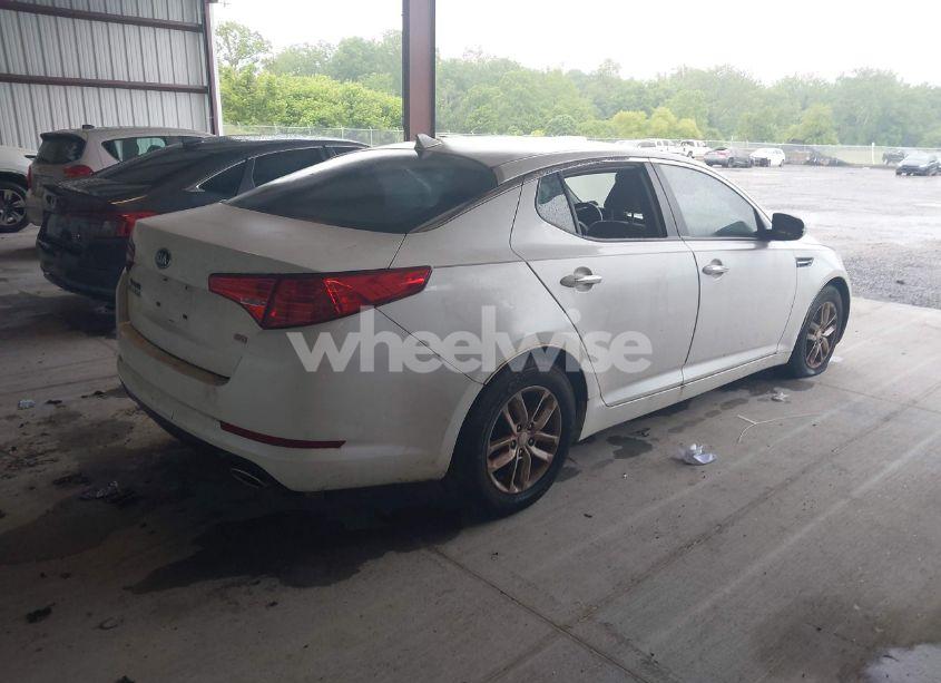 Photo 4 of 2013 Kia Optima LX (VIN KNAGM4A72D5395536)