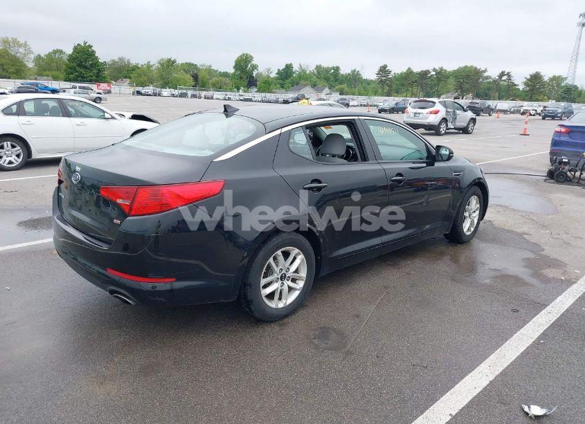 Photo 4 of 2011 Kia Optima LX (VIN KNAGM4A73B5108735)