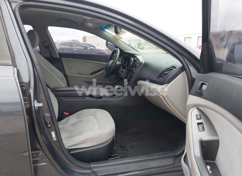 Photo 5 of 2011 Kia Optima LX (VIN KNAGM4A73B5111053)