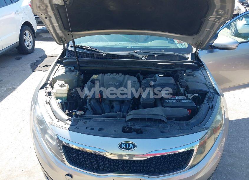 Photo 10 of 2011 Kia Optima LX (VIN KNAGM4A73B5129715)