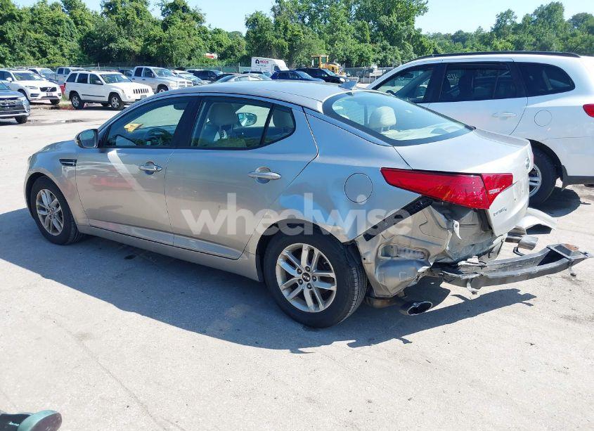 Photo 3 of 2011 Kia Optima LX (VIN KNAGM4A73B5129715)