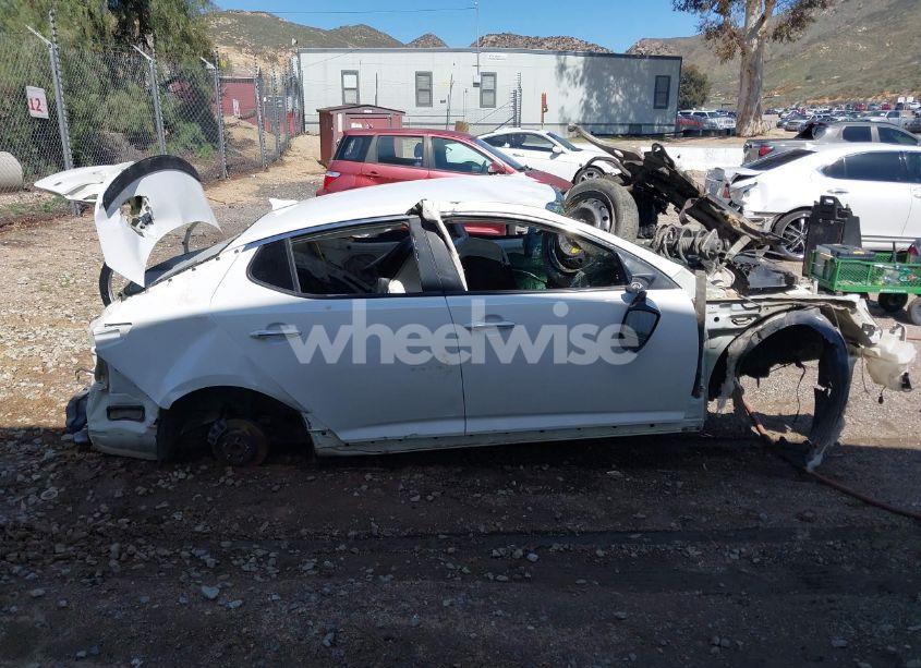 Photo 12 of 2015 Kia Optima LX (VIN KNAGM4A73F5546709)