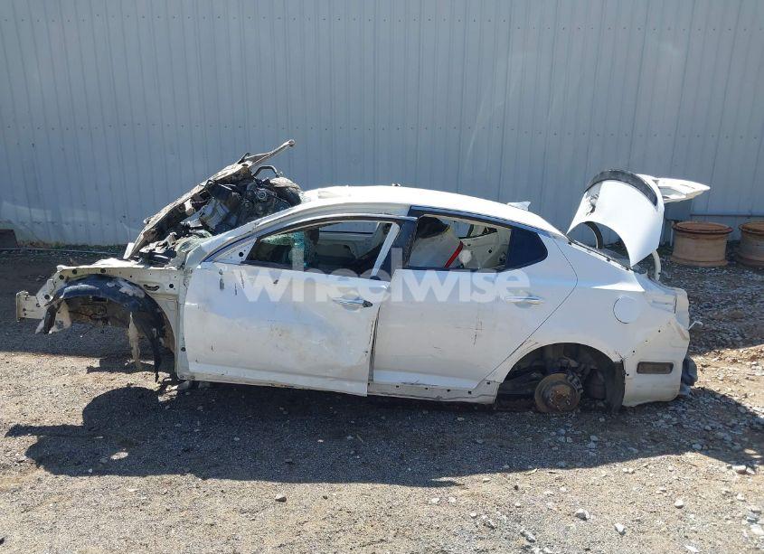 Photo 13 of 2015 Kia Optima LX (VIN KNAGM4A73F5546709)