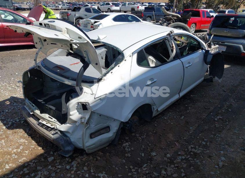 Photo 4 of 2015 Kia Optima LX (VIN KNAGM4A73F5546709)