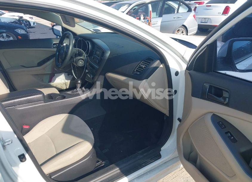 Photo 5 of 2015 Kia Optima LX (VIN KNAGM4A73F5559606)