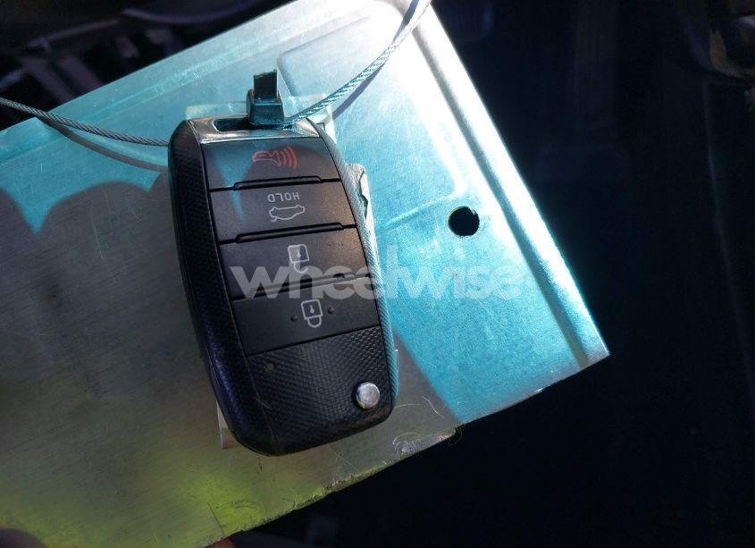 Photo 11 of 2015 Kia Optima LX (VIN KNAGM4A73F5605256)