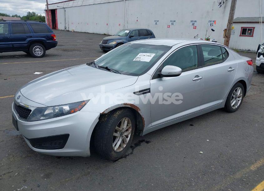 Photo 2 of 2011 Kia Optima LX (VIN KNAGM4A74B5117234)