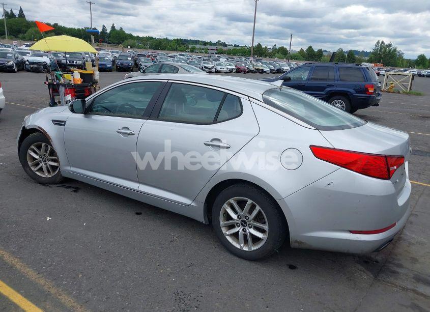Photo 3 of 2011 Kia Optima LX (VIN KNAGM4A74B5117234)
