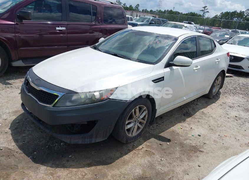 Photo 2 of 2011 Kia Optima LX (VIN KNAGM4A74B5155613)