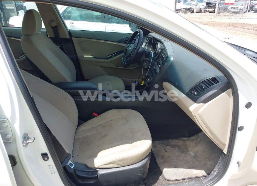 Photo 5 of 2011 Kia Optima LX (VIN KNAGM4A74B5155613)