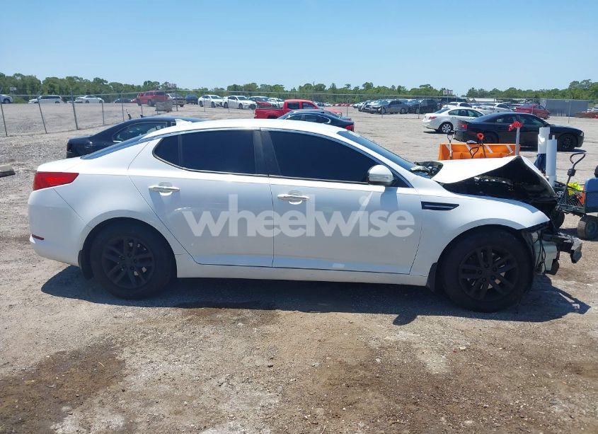 Photo 13 of 2012 Kia Optima LX (VIN KNAGM4A74C5277261)