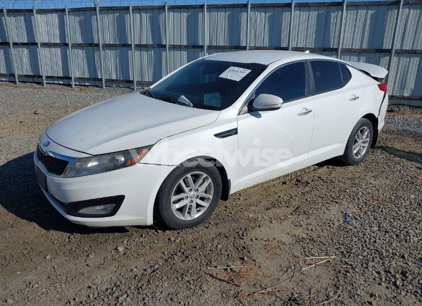 Photo 2 of 2013 Kia Optima LX (VIN KNAGM4A74D5339470)