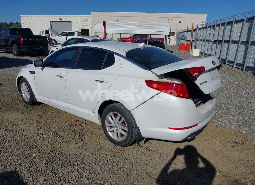 Photo 3 of 2013 Kia Optima LX (VIN KNAGM4A74D5339470)