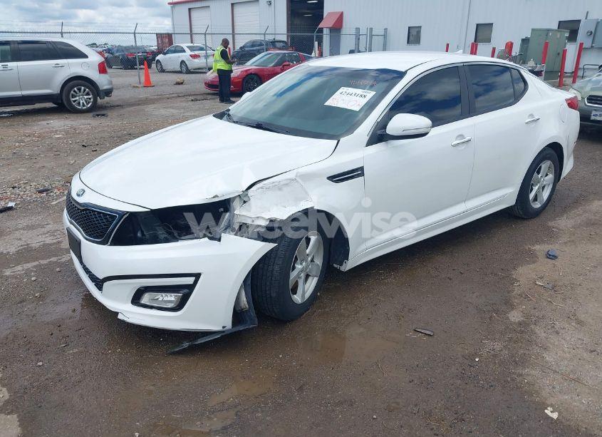 Photo 2 of 2015 Kia Optima LX (VIN KNAGM4A74F5653459)