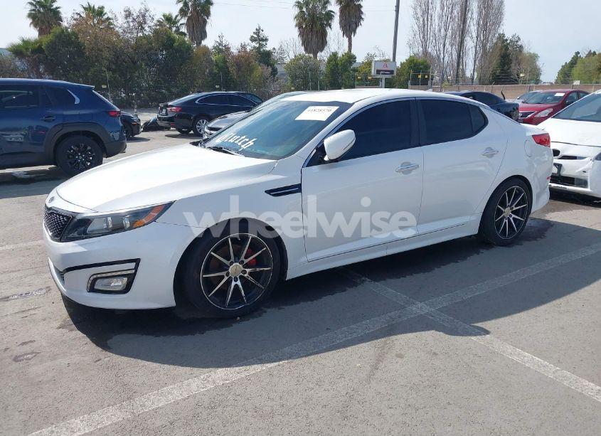 Photo 2 of 2015 Kia Optima LX (VIN KNAGM4A74F5664784)