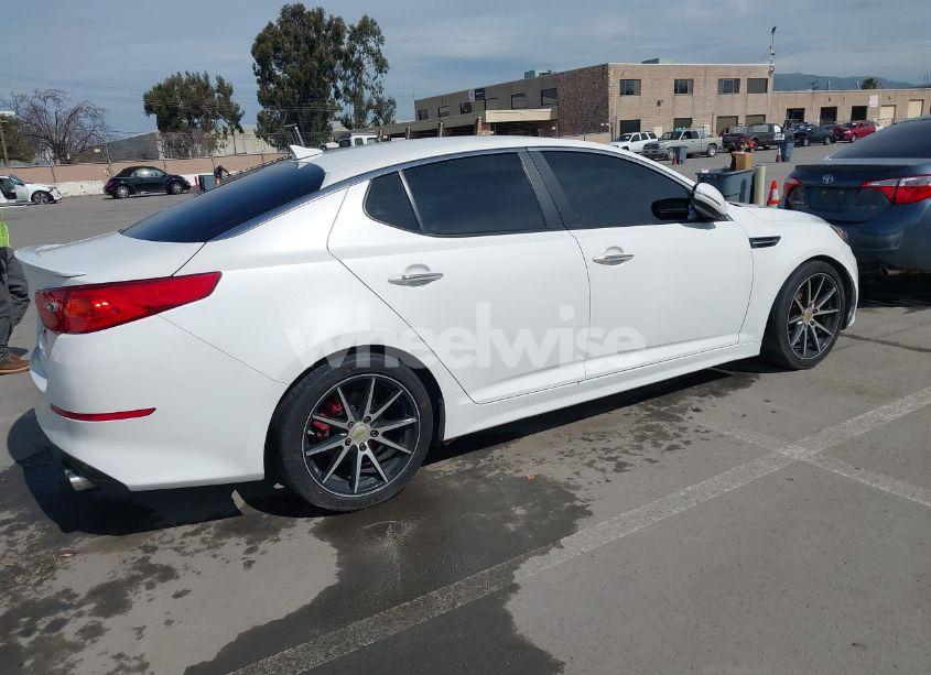 Photo 4 of 2015 Kia Optima LX (VIN KNAGM4A74F5664784)