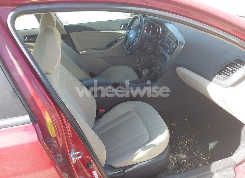 Photo 5 of 2011 Kia Optima LX (VIN KNAGM4A75B5133314)