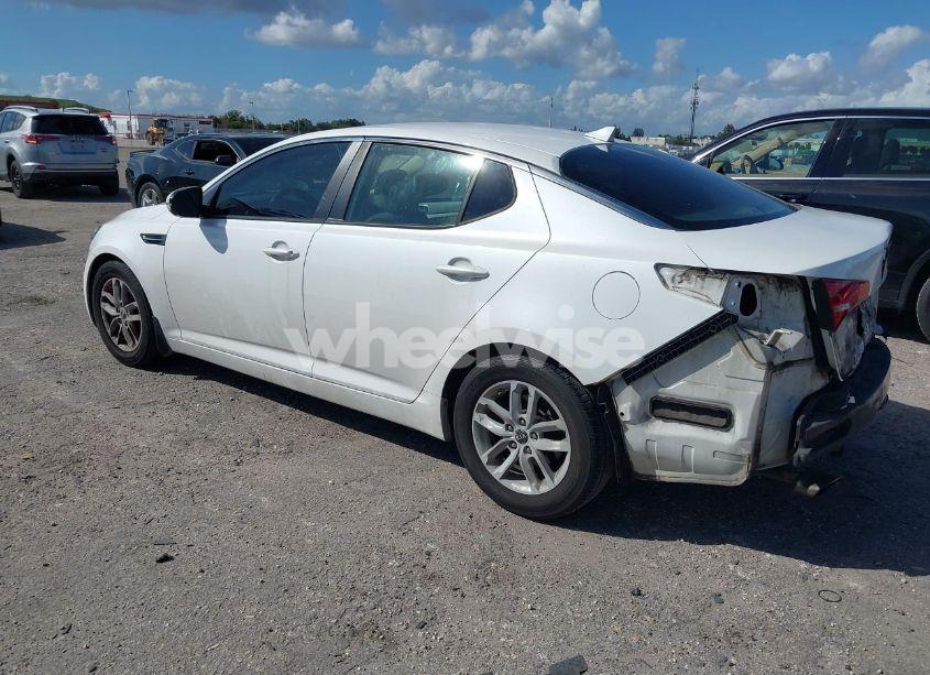 Photo 3 of 2011 Kia Optima LX (VIN KNAGM4A75B5157595)