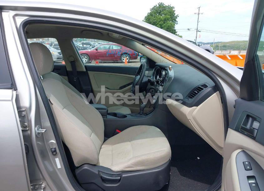 Photo 5 of 2013 Kia Optima LX (VIN KNAGM4A75D5436130)