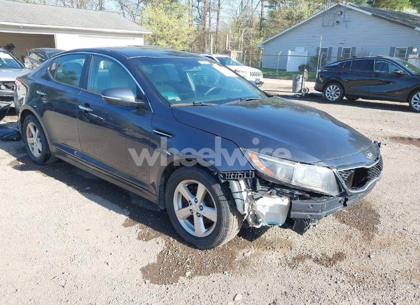 2015 Kia Optima LX (VIN KNAGM4A75F5569795) main photo