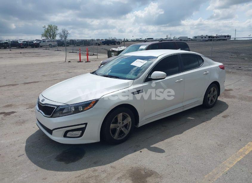 Photo 2 of 2015 Kia Optima LX (VIN KNAGM4A75F5640302)