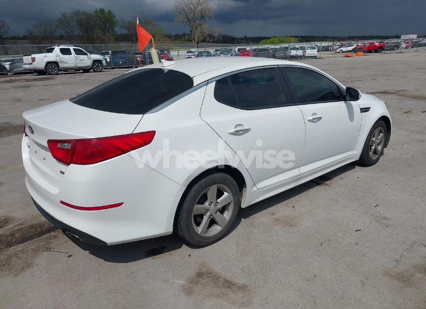 Photo 4 of 2015 Kia Optima LX (VIN KNAGM4A75F5640302)
