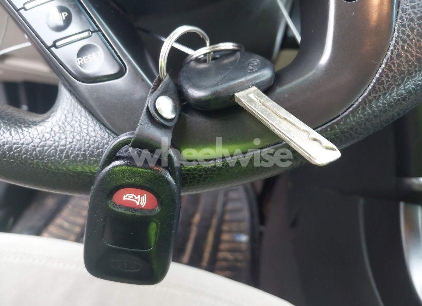 Photo 11 of 2011 Kia Optima LX (VIN KNAGM4A76B5073334)