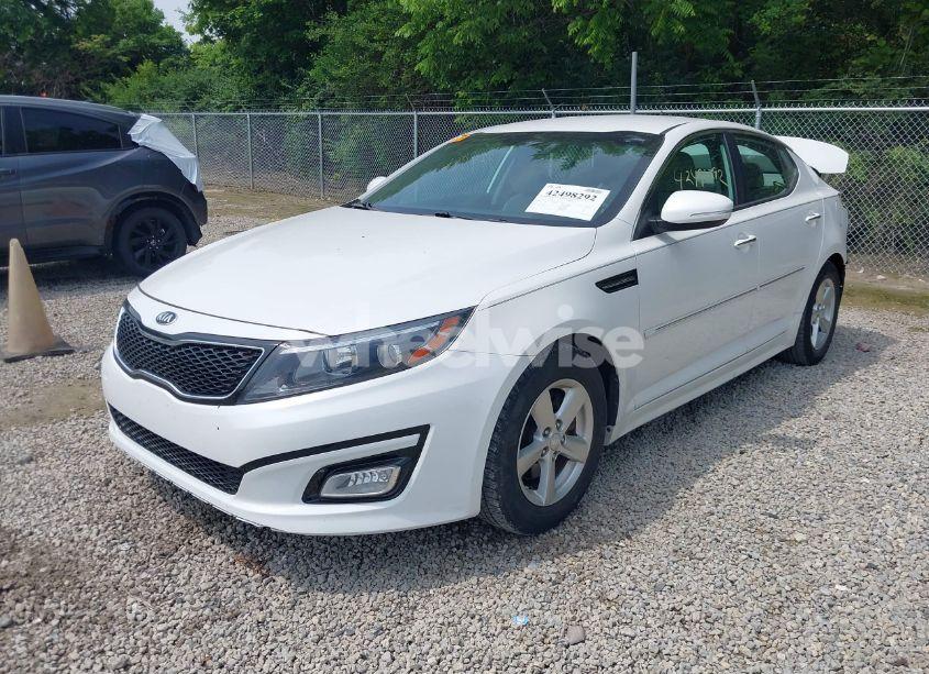 Photo 2 of 2015 Kia Optima LX (VIN KNAGM4A76F5598271)