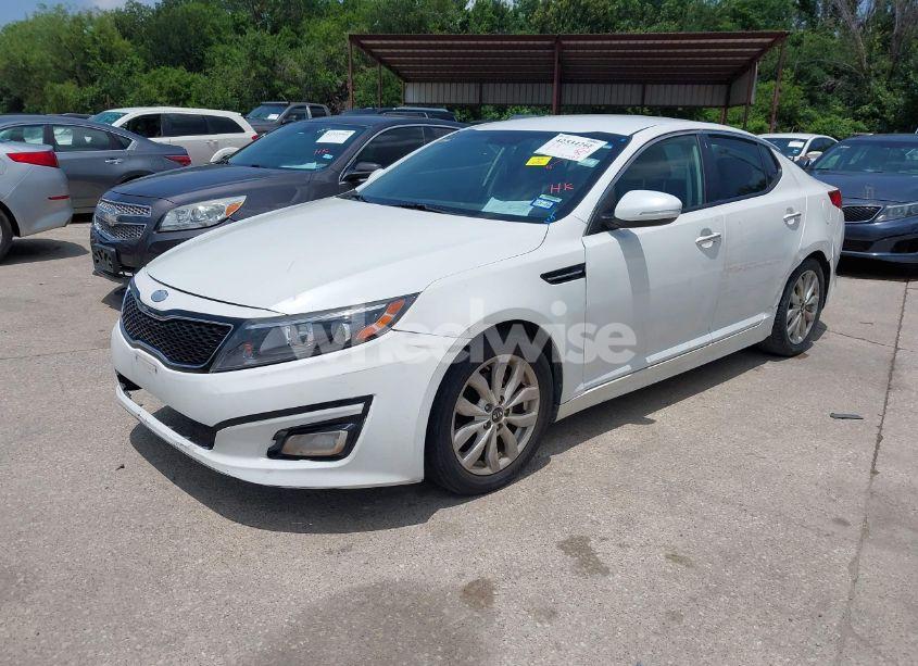 Photo 2 of 2015 Kia Optima LX (VIN KNAGM4A76F5620706)