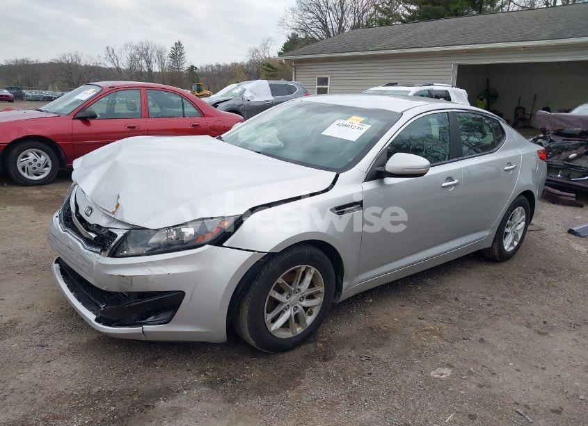 Photo 2 of 2013 Kia Optima LX (VIN KNAGM4A77D5439630)