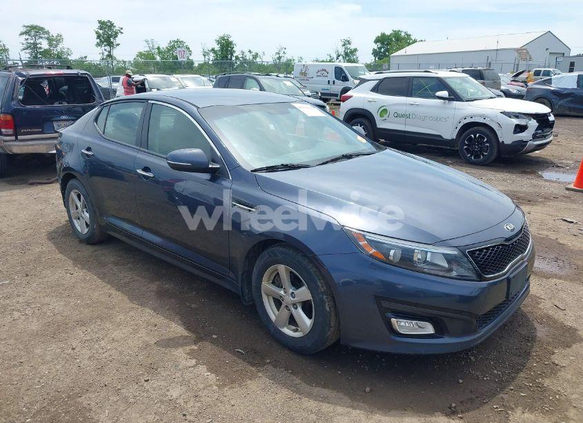 2015 Kia Optima LX (VIN KNAGM4A77F5558409) main photo