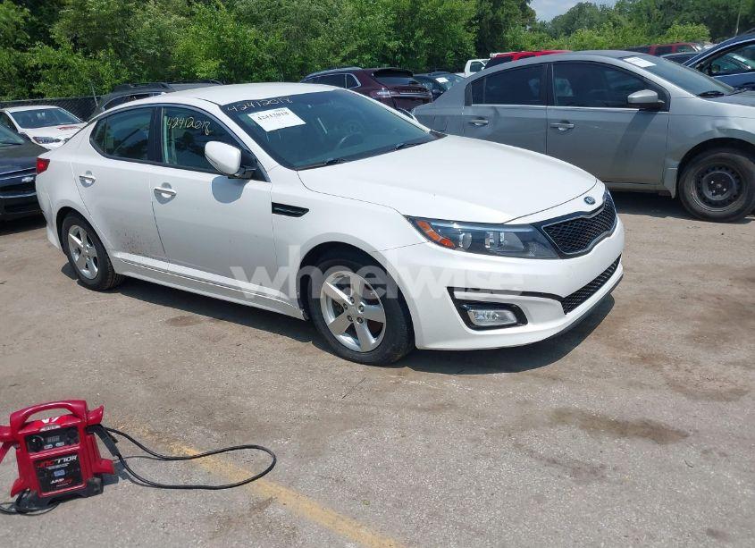2015 Kia Optima LX (VIN KNAGM4A77F5573265) main photo