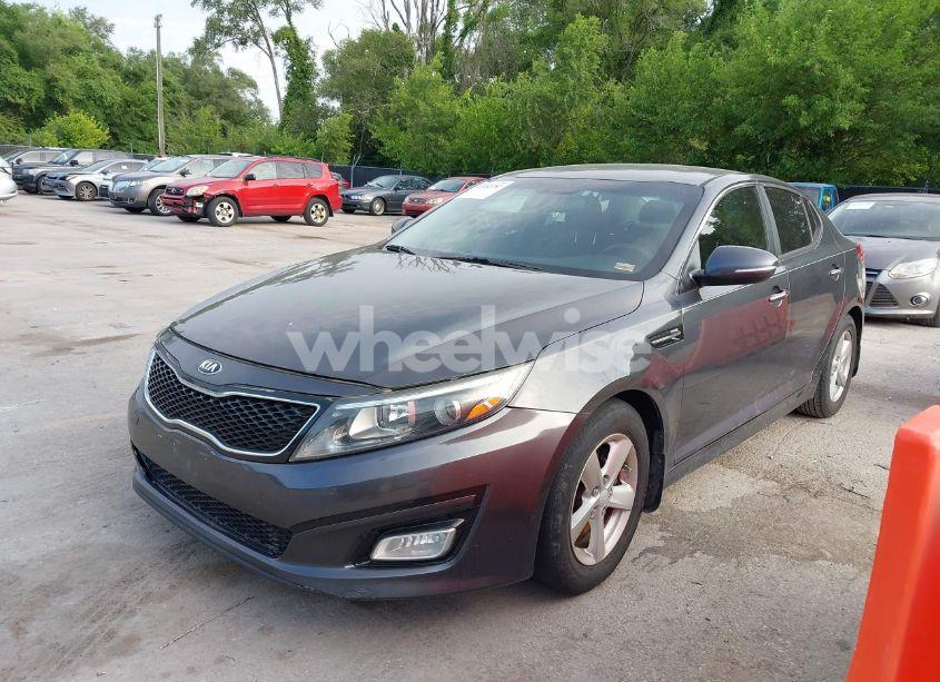 Photo 2 of 2015 Kia Optima LX (VIN KNAGM4A77F5627504)