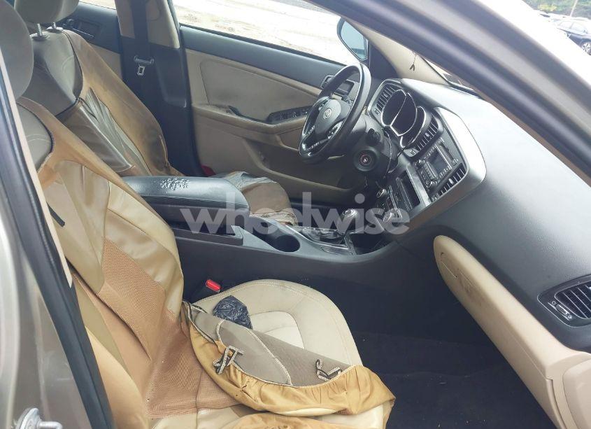 Photo 5 of 2011 Kia Optima LX (VIN KNAGM4A78B5059340)