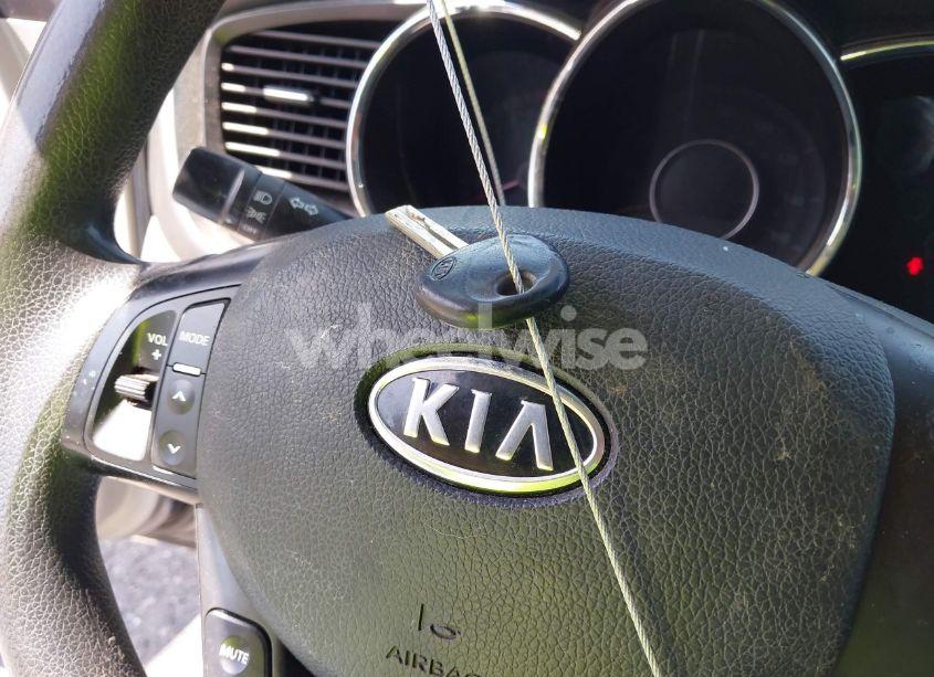 Photo 11 of 2011 Kia Optima LX (VIN KNAGM4A78B5086196)