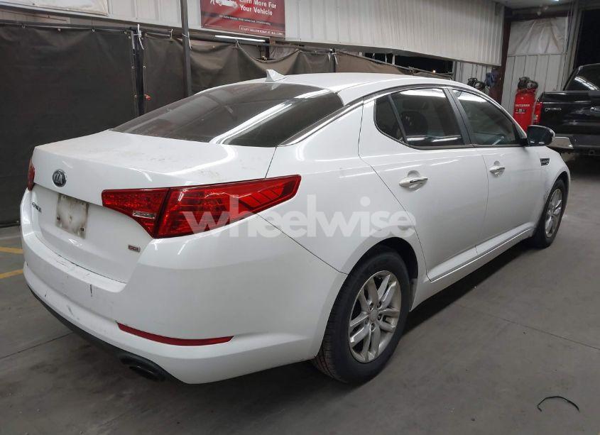 Photo 4 of 2013 Kia Optima LX (VIN KNAGM4A78D5370852)