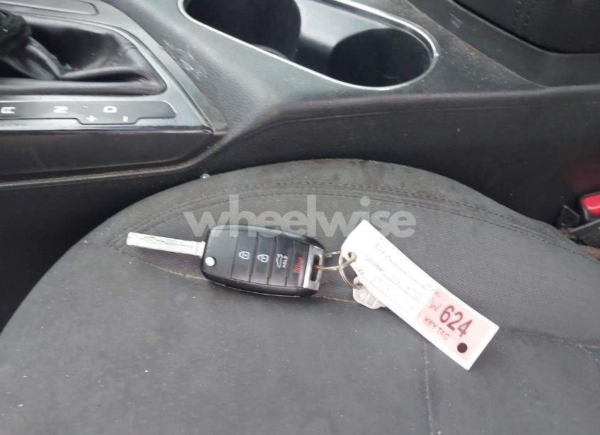 Photo 11 of 2015 Kia Optima LX (VIN KNAGM4A78F5588728)