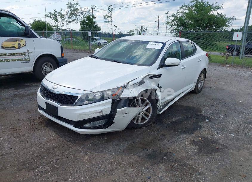 Photo 2 of 2013 Kia Optima LX (VIN KNAGM4A79D5312328)